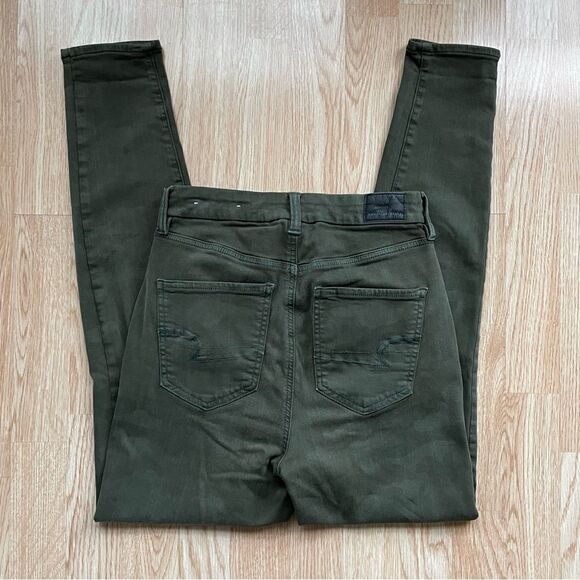American Eagle Next Level Stretch Green Camo Curvy Super High-Rise Jeggings - Picture 7 of 8
